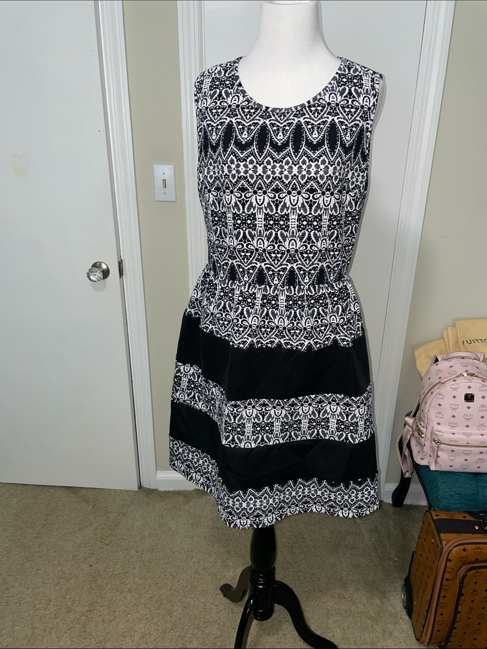 Sleeveless Black & White Patterned A-Line Dress